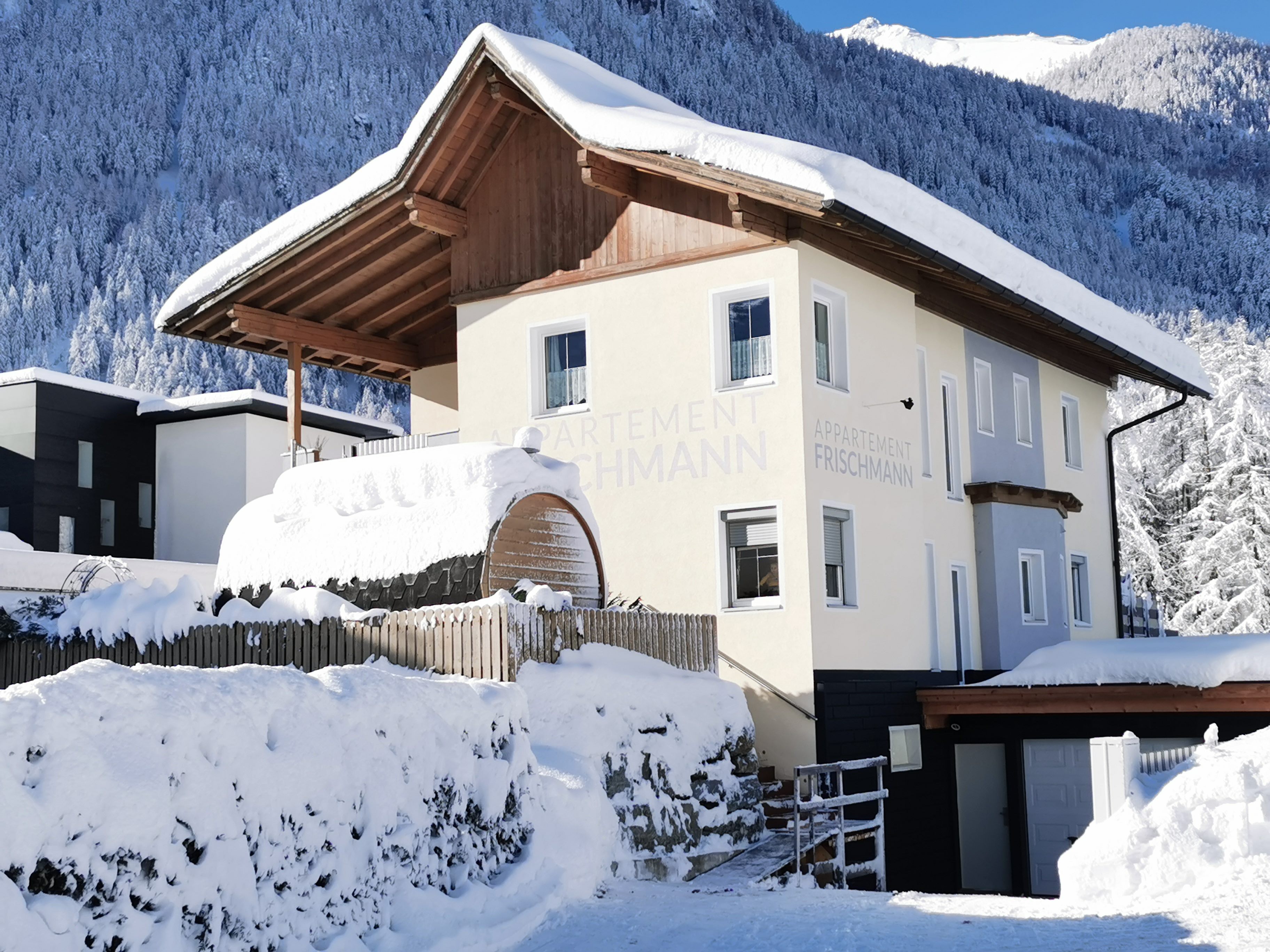 Appartement Frischmann Klaudia – Außenansicht im Winter in Umhausen, Ötztal