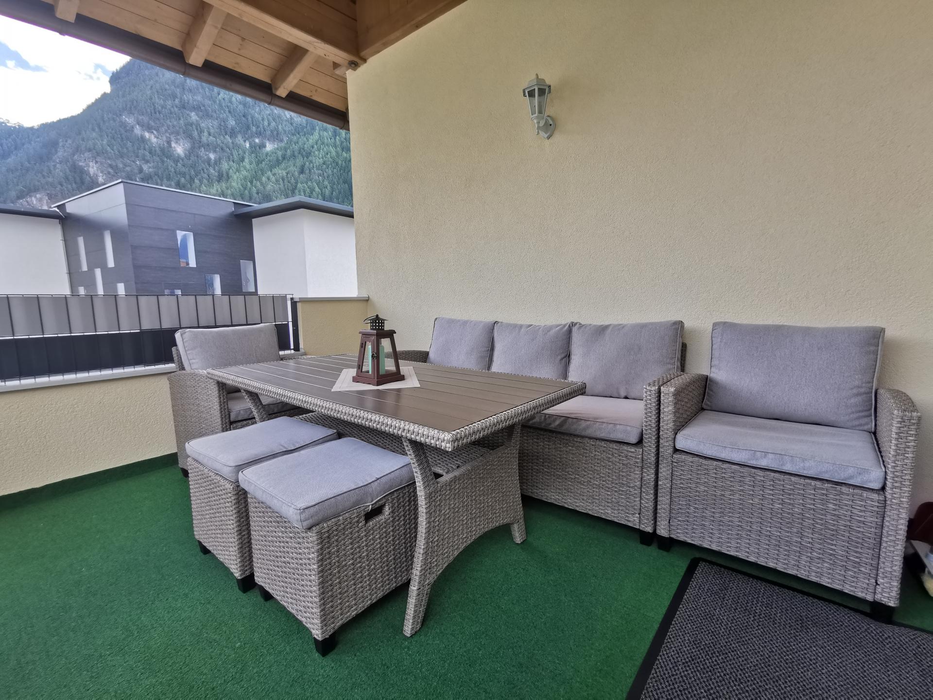 Balkon/Terrasse mit Blick auf die Berge in Umhausen